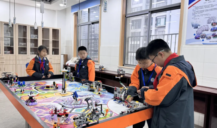 “机”智少年显身手！蜀山区举办青少年机器人选拔赛